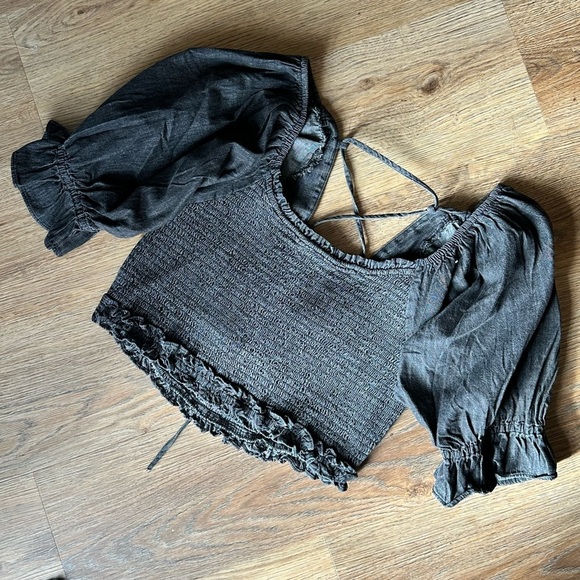 NWT Cropped top with puff sleeves and lace up back, size large - Picture 1 of 7